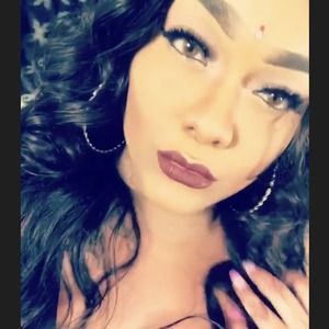 Meet your Posher, Nina mae